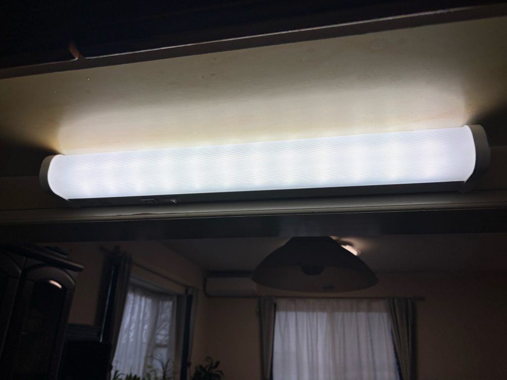 渋川市　台所手元灯工事〈蛍光灯からＬＥＤ化〉