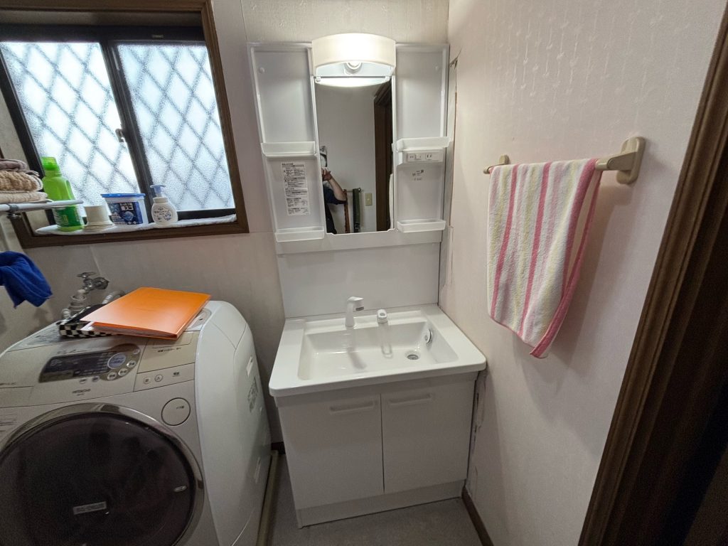 渋川市　洗面台工事〈TOTO　Vシリーズ〉　