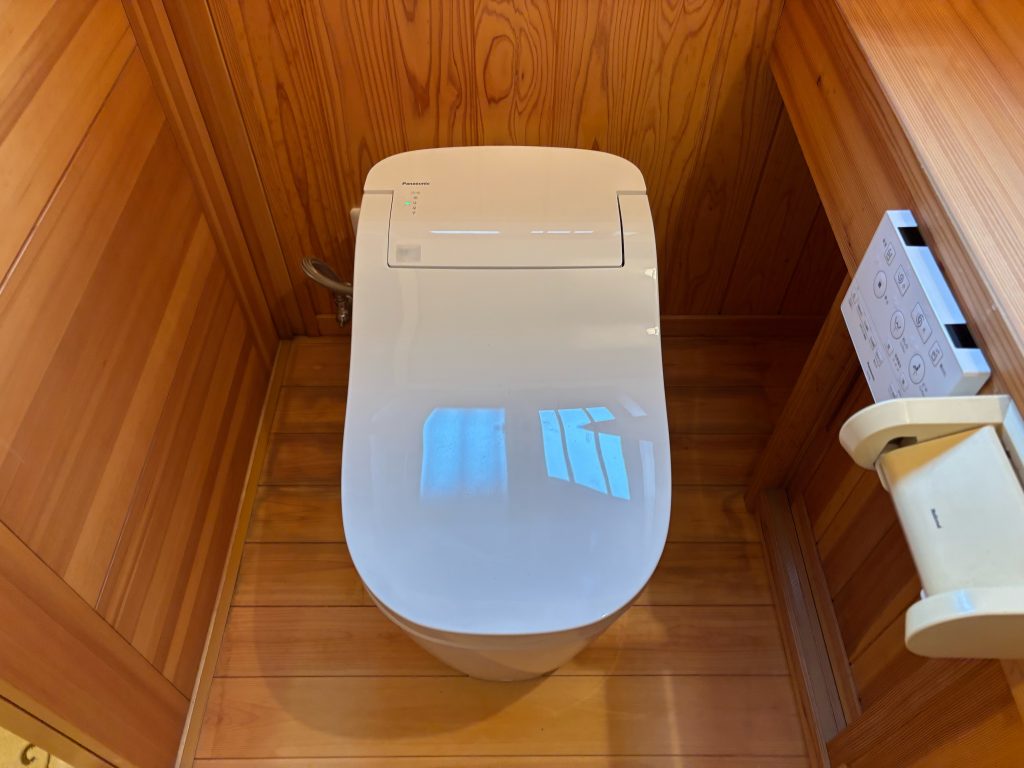 渋川市　トイレ工事〈Panasonic　アラウーノ〉