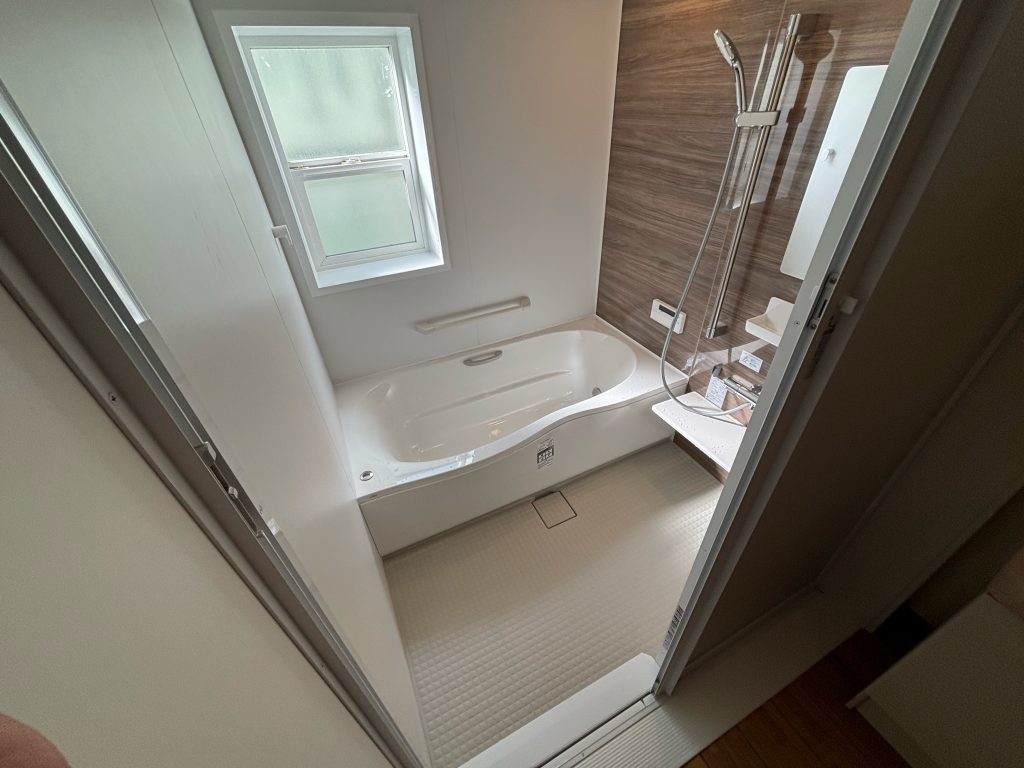 渋川市　浴室工事〈LIXIL　システムバス　リデア　Mタイプ　1616サイズ〉