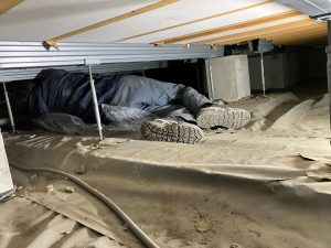 渋川市　エコキュート配管床下漏水工事