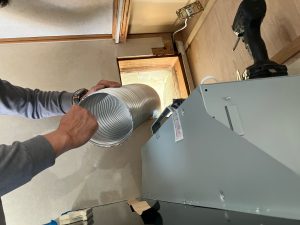 渋川市　レンジフード工事〈リンナイ　レンジフード　ノンフィルタースリム型　TLR-3S-AP902BK〉