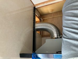 渋川市　レンジフード工事〈リンナイ　レンジフード　ノンフィルタースリム型　TLR-3S-AP902BK〉