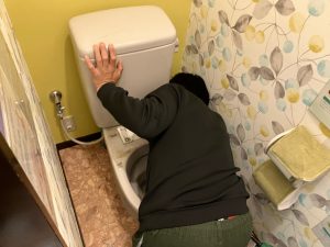 前橋市　店舗トイレ工事〈LIXIL　アメージュZ+シャワートイレD　ピュアホワイト〉