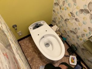 前橋市　店舗トイレ工事〈LIXIL　アメージュZ+シャワートイレD　ピュアホワイト〉