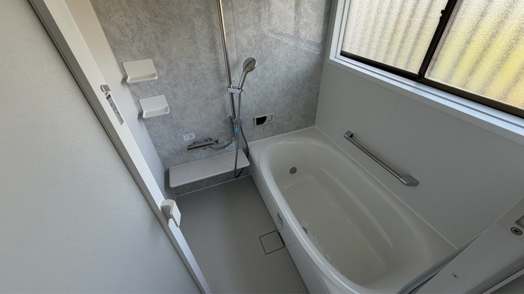 渋川市　浴室工事〈LIXIL　システムバス　リデアMタイプ　1616サイズ〉