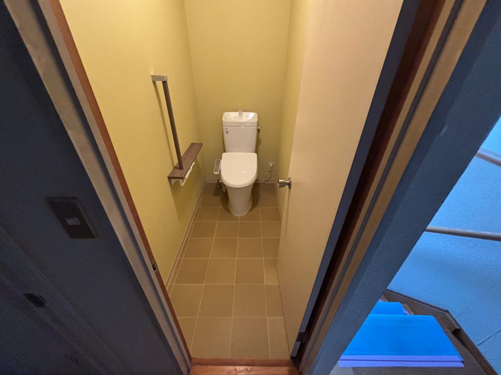 渋川市　中古住宅改修工事：2Ｆトイレ新設工事