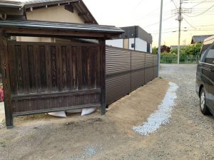 前橋市　玄関廻りフェンス新設工事〈YKKap　ルシアスフェンスYL1F型〉