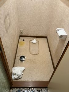 渋川市　トイレ工事〈TOTO　ピュアレストQR＋アプリコットF1A　手洗いなし　ホワイト〉