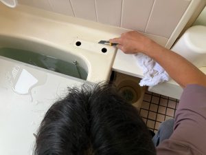 渋川市　浴室水栓交換工事〈KVK　デッキ型2ハンドルシャワー　KF14ER2〉