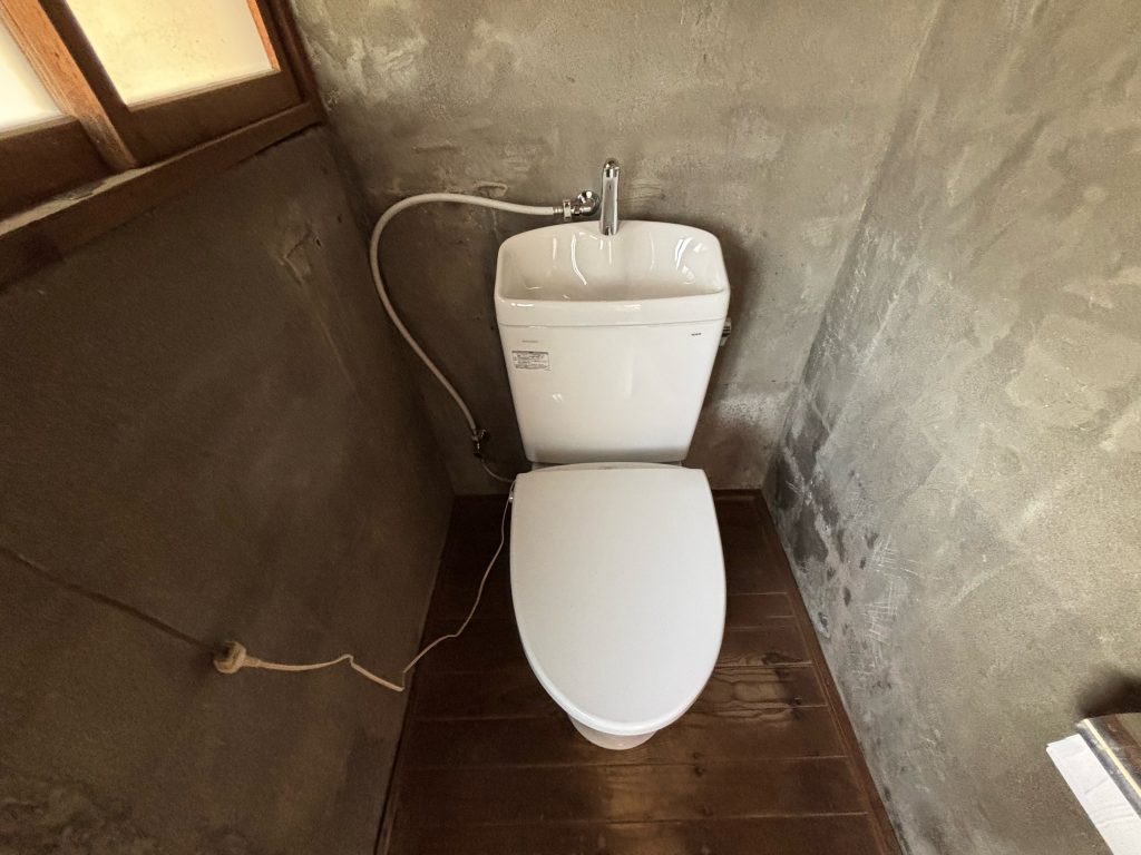 渋川市　１Ｆトイレ工事〈TOTO　ピュアレストQR〉