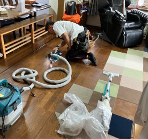 渋川市　点検口取付工事