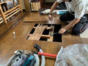 渋川市　点検口取付工事