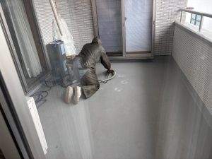 渋川市　バルコニー防水工事〈FRP防水　1層仕上げ　遮熱上塗り材〉