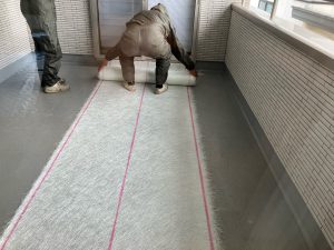 渋川市　バルコニー防水工事〈FRP防水　1層仕上げ　遮熱上塗り材〉