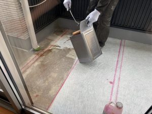 渋川市　バルコニー防水工事〈FRP防水　1層仕上げ　遮熱上塗り材〉