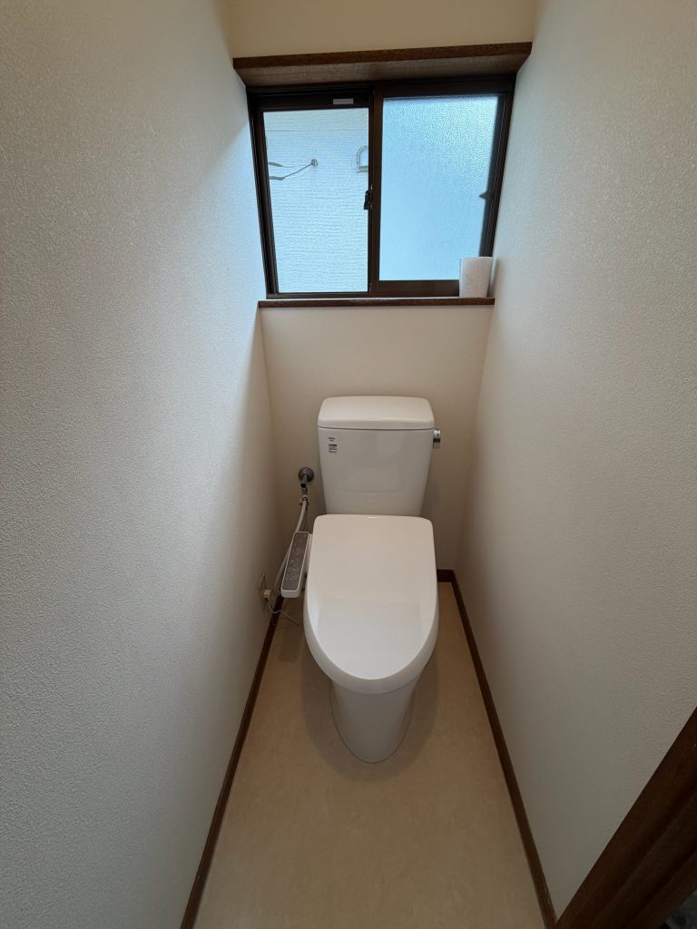 渋川市　2Fトイレ工事〈LIXILアメージュZ+シャワートイレD〉