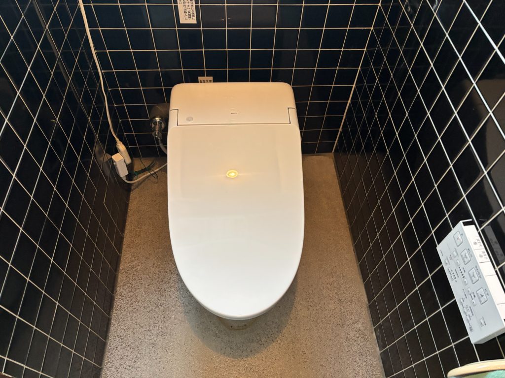 渋川市　トイレ工事〈TOTO　一体型トイレ　GGA1　ホワイト〉
