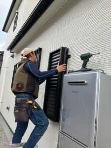 渋川市　浴室窓ルーバー工事〈YKKap　目隠し多機能ルーバー〉