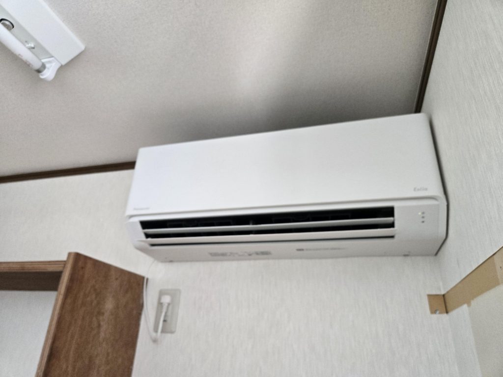 渋川市　ルームエアコン新設工事〈Panasonic　ルームエアコン　6畳用　CS-226DFL〉